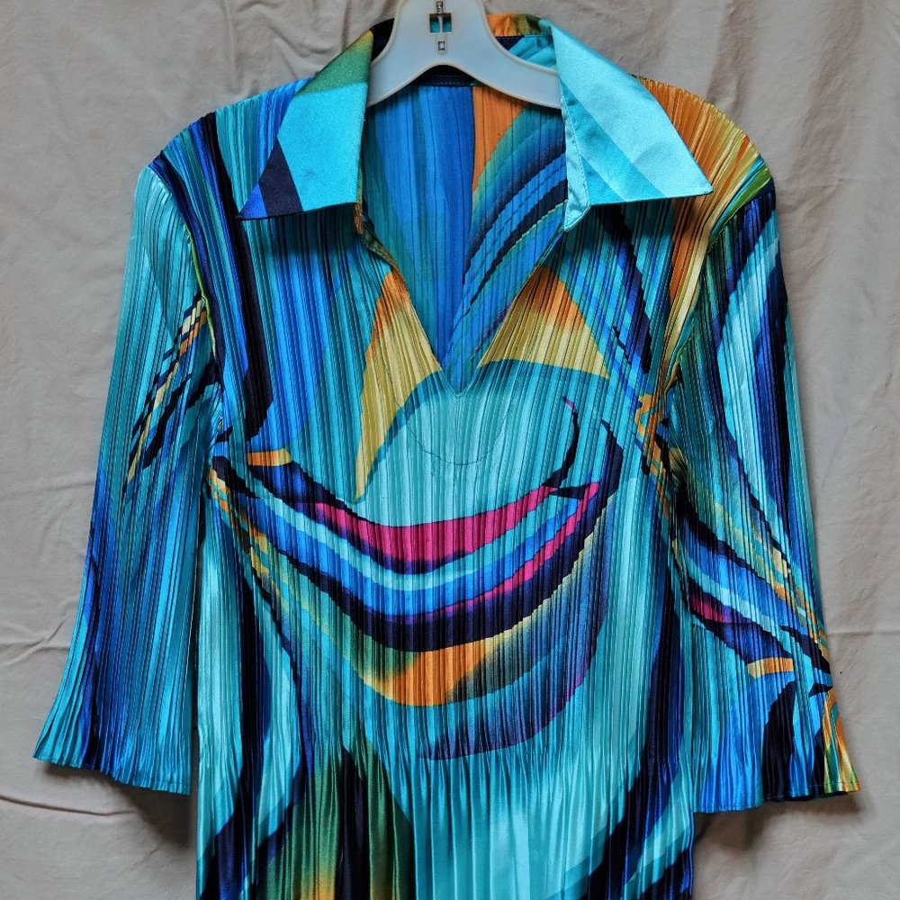 Polyester pleated blouse, medium in Jewel tones